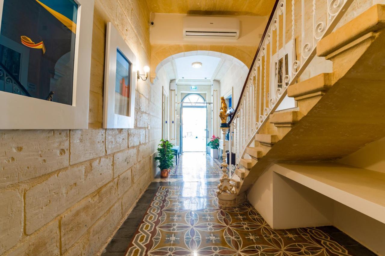 Hotel Monreal Boutique Townhouse - R024RM3 à Paola Extérieur photo